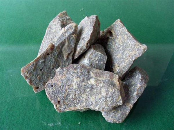 低硅高钙电容镁砂